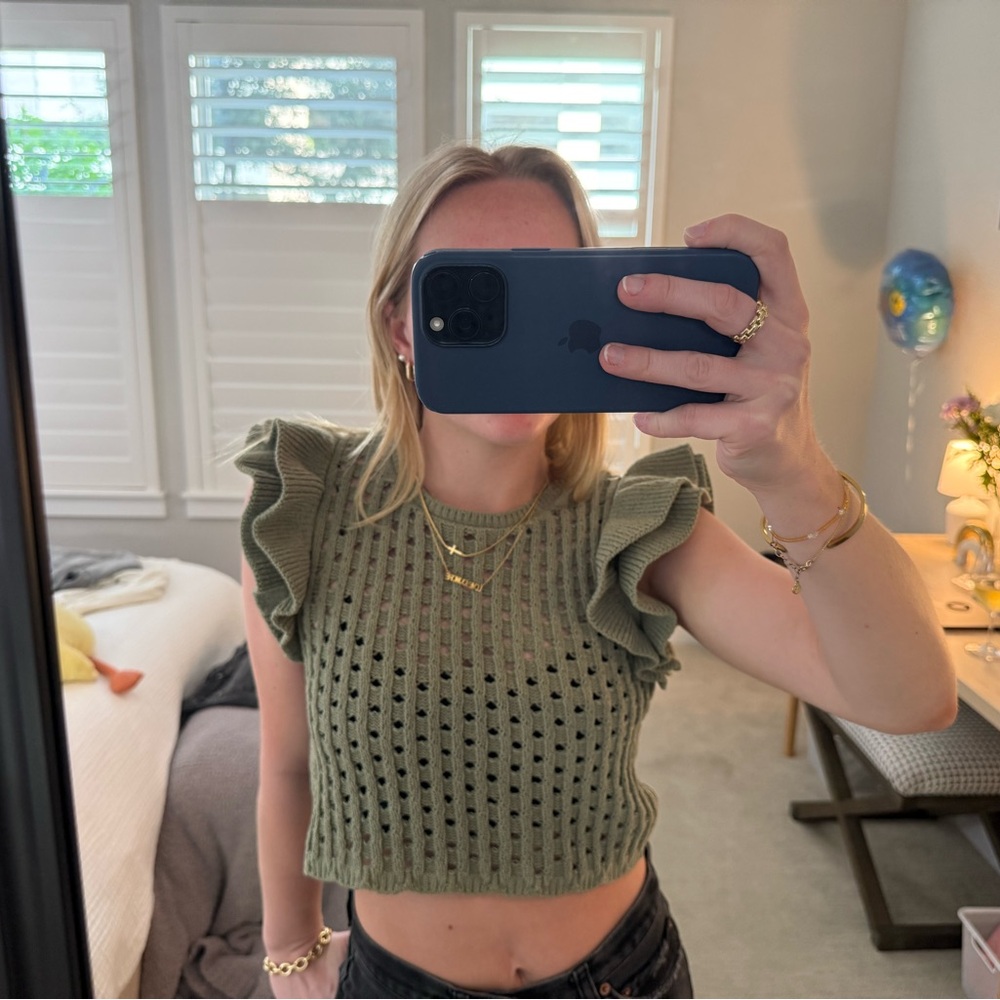 Sage green ruffled-sleeve cropped tank-sweater